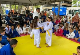 Semsc entrega kits a alunos do projeto Judô na Guarda