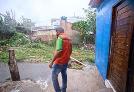 Equipes de Arapiraca atuam para minimizar transtornos causados pela chuva