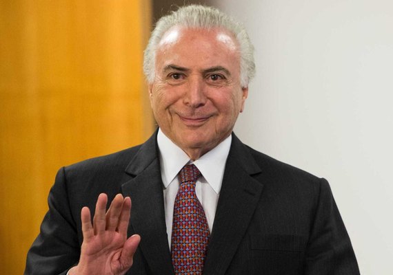 Temer pede que brasileiros esqueçam diferenças e torçam pelo hexa