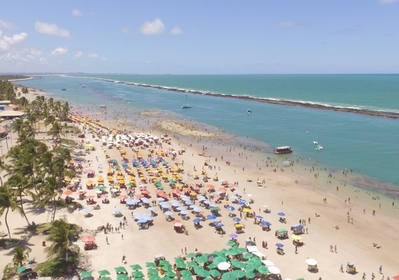 Cliente atira em garçom após briga na Praia do Francês
