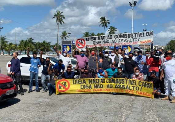 Protesto contra aumento no valor dos combustíveis trava Fernandes Lima