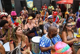 Saiba como proteger seu celular de golpes durante o carnaval