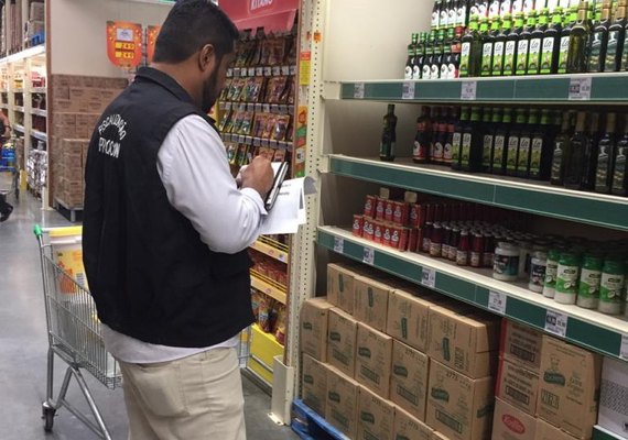 Procon Maceió realiza pesquisa de preços da Cesta Natalina