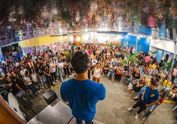 Abertura de comitê de Rafael Brito reúne centenas de pessoas na Fernandes Lima