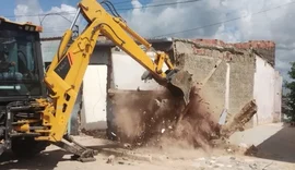 Casas em risco são demolidas no Farol; Maceió soma 13 em 2026