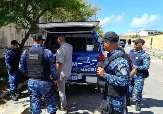Acusado de tráfico é preso após denúncias na Praça da Faculdade