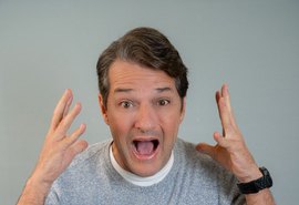 Ator Marcelo Serrado chega a Maceió com seu show de comédia “Terapia”