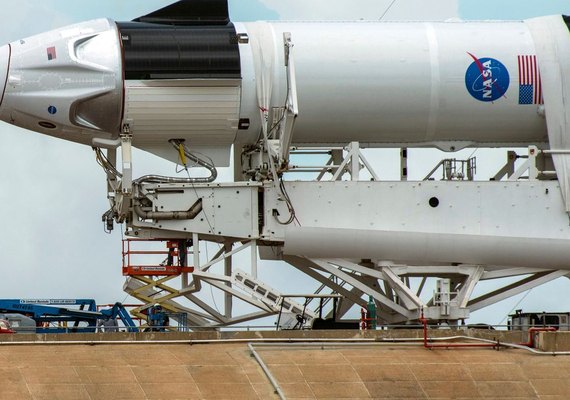 Nasa e SpaceX enviam missão tripulada ao espaço