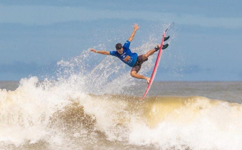 Circuito Alagoano de Surf começa nesta sexta-feira (5) no Pontal da Barra