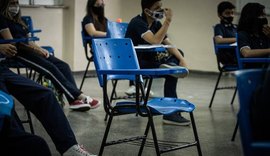 Rio retoma aulas para alunos do terceiro ano do ensino médio