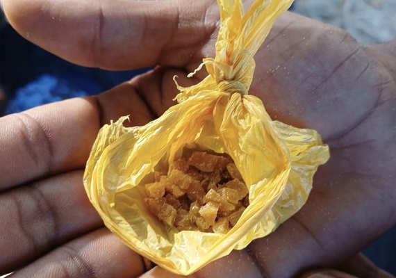 Guarda Civil Municipal apreende 85 pedras de crack na orla de Ponta Verde