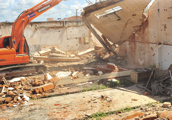 MP pode solicitar demolição de prédios abandonados em AL