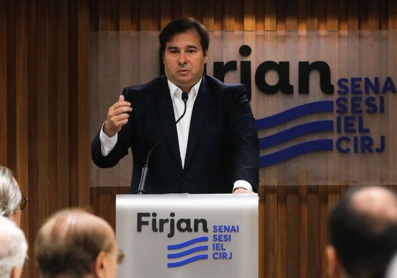 Maia espera aprovar reforma administrativa no primeiro semestre