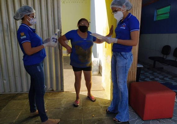 Em Arapiraca, famílias em situação de vulnerabilidade social recebem kits de higiene