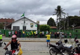 Manifestantes pró-Bolsonaro realizam carreata contra o STF em Arapiraca