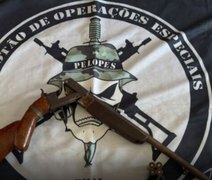 Homem é preso após atirar em cachorro e esconder espingarda ilegal