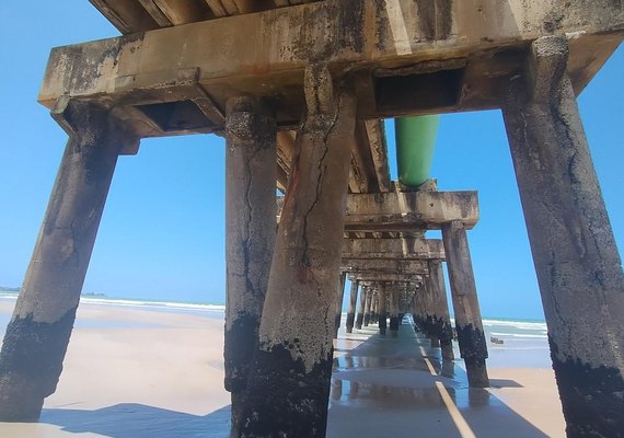 Após denúncia de biólogos, MPF vai investigar condições estruturais do emissário submarino