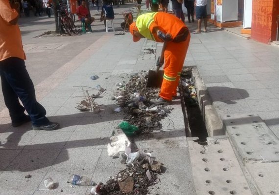 Centro de Maceió recebe ações diárias de limpeza