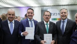 Paulo Dantas participa de lançamento de livro em homenagem ao ministro alagoano do STJ, Humberto Martins