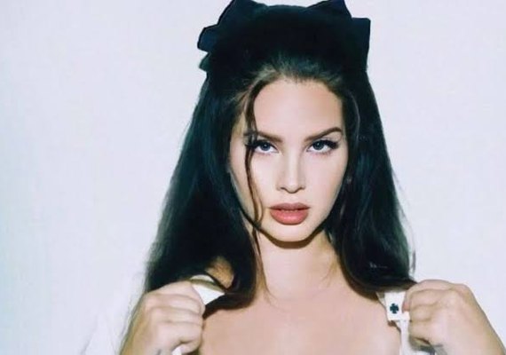 Lana Del Rey anuncia dois álbuns após 3 anos sem lançamentos