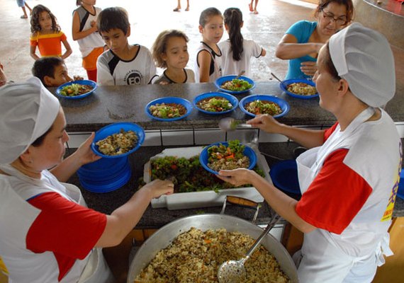 MPF pede proibição de venda de alimentos em escolas públicas de Água Branca