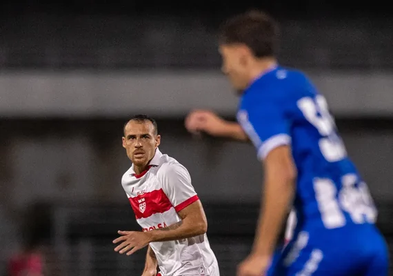 Lesão de Pedro Castro aumenta lista de baixas do CRB após derrota ao Avaí