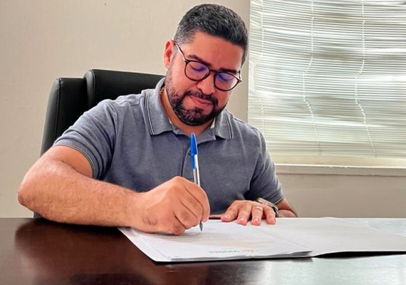 Prefeito de município alagoano anuncia concurso público