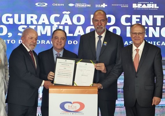 Lula sanciona lei que cria marco regulatório para vacina contra o câncer