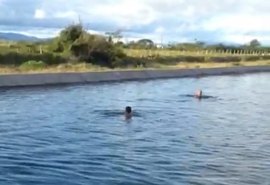 Vídeo: duas crianças morrem após caírem e se afogarem em Canal do Sertão