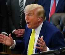 Trump anuncia acordo com Irã e suspende bloqueio naval no estreito de Ormuz