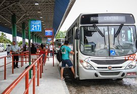 Empresas de ônibus anunciam redução de 30% no quadro de funcionários