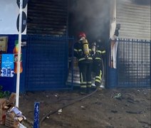 Incêndio atinge mercadinho no bairro da Ponta Grossa, em Maceió