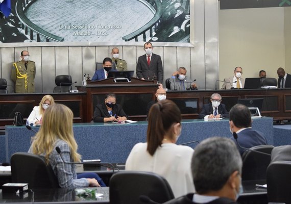 Projeto que unifica matrículas de professores estaduais é aprovado pela ALE