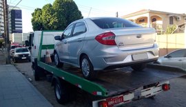 SMTT remove veículos por estacionamento irregular