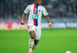 Técnico do Lyon afirma não estar satisfeito com desempenho recente de Endrick