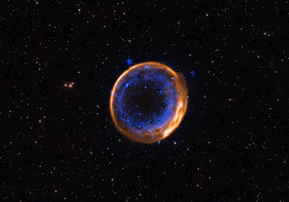 Telescópio flagra pela 1ª vez estrela que 'morreu' duas vezes no espaço