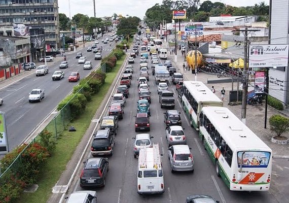 Motociclista fica ferido em acidente na Fernandes Lima