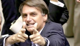 Bolsonaro assina decreto que flexibiliza a posse de armas