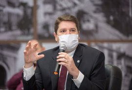 Davi Filho chama Alfredo Gaspar e JHC para confronto