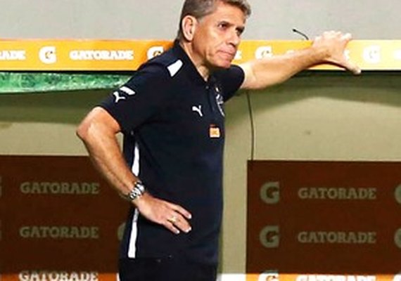 Após derrota na Colômbia, Paulo Autuori deixa comando do Atlético-MG