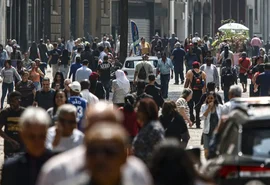 Mais de 6,5 milhões de famílias deixaram linha da pobreza em 2 anos