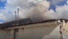 Mulher é presa suspeita de agredir ex e incendiar a própria casa em Arapiraca