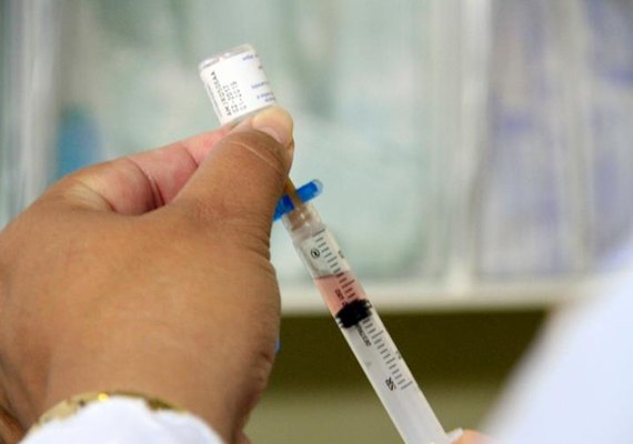 Vacinação contra poliomielite e sarampo começa nesta segunda