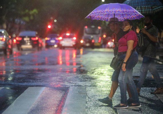 Inmet emite alerta de perigo para chuvas intensas no Norte e Nordeste