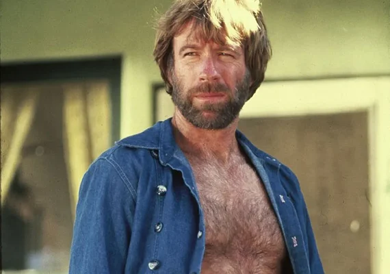 Morre Chuck Norris, ícone dos filmes de ação, aos 86 anos