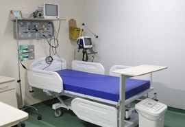Brasil: Média móvel de mortes por Covid-19 fica abaixo de mil pelo terceiro dia
