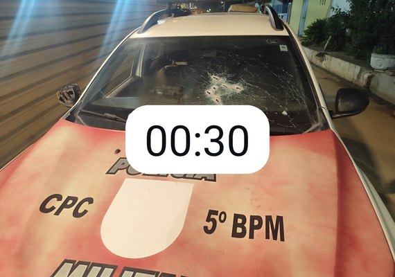 Patrulha da PM é atacada a tiros por grupo armado no Benedito Bentes