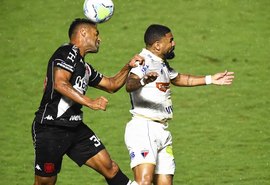 Fortaleza e Vasco duelam contra o rebaixamento