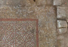 Mosaico galo-romano de 2 mil anos é encontrado no norte da França