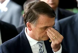 Em vídeo, presidente relata estar 'brocha' e diz que não é fácil 'apanhar 24 horas por dia'